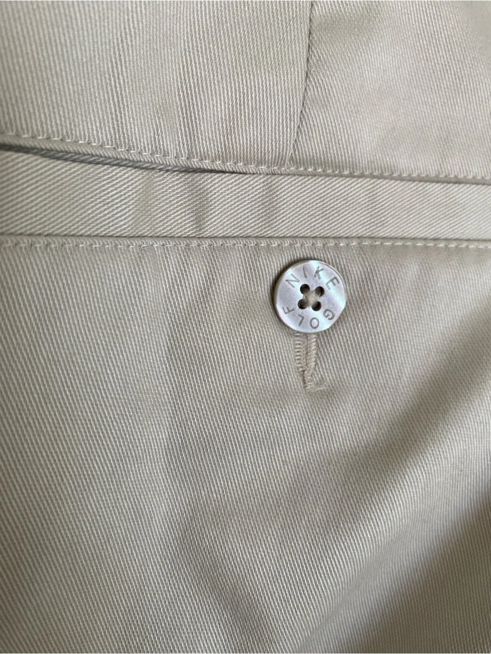 Nike Golf Pleated Flat Front Shorts Beige Khaki Chino Mens Size 42 Classic